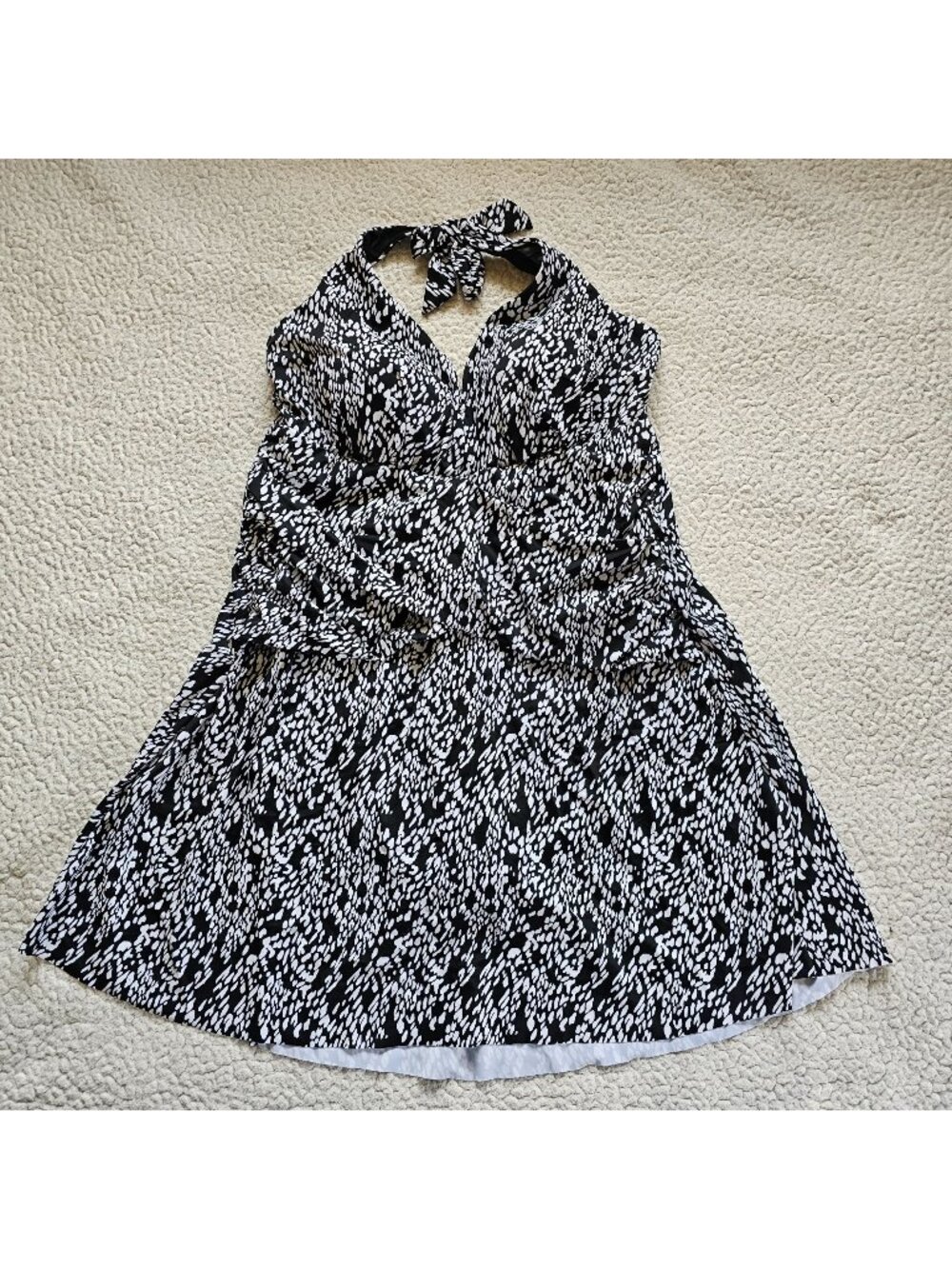 NEW Black & White Halter Strap Swim Dress Swimsuit - Swimsuits For All Sz 18